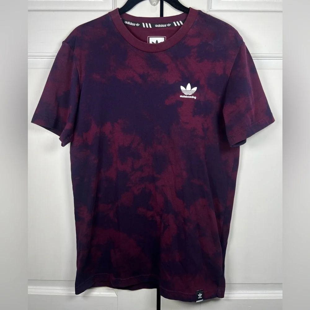 NWOT Adidas Men's Burgundy Tie-Dye Tee Size Small - Picture 1 of 5